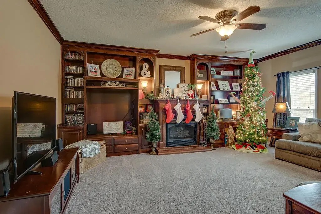 living room built-in bookshelves