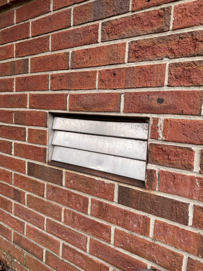 click-for-image-of-closed-vent-on-house-for-winter