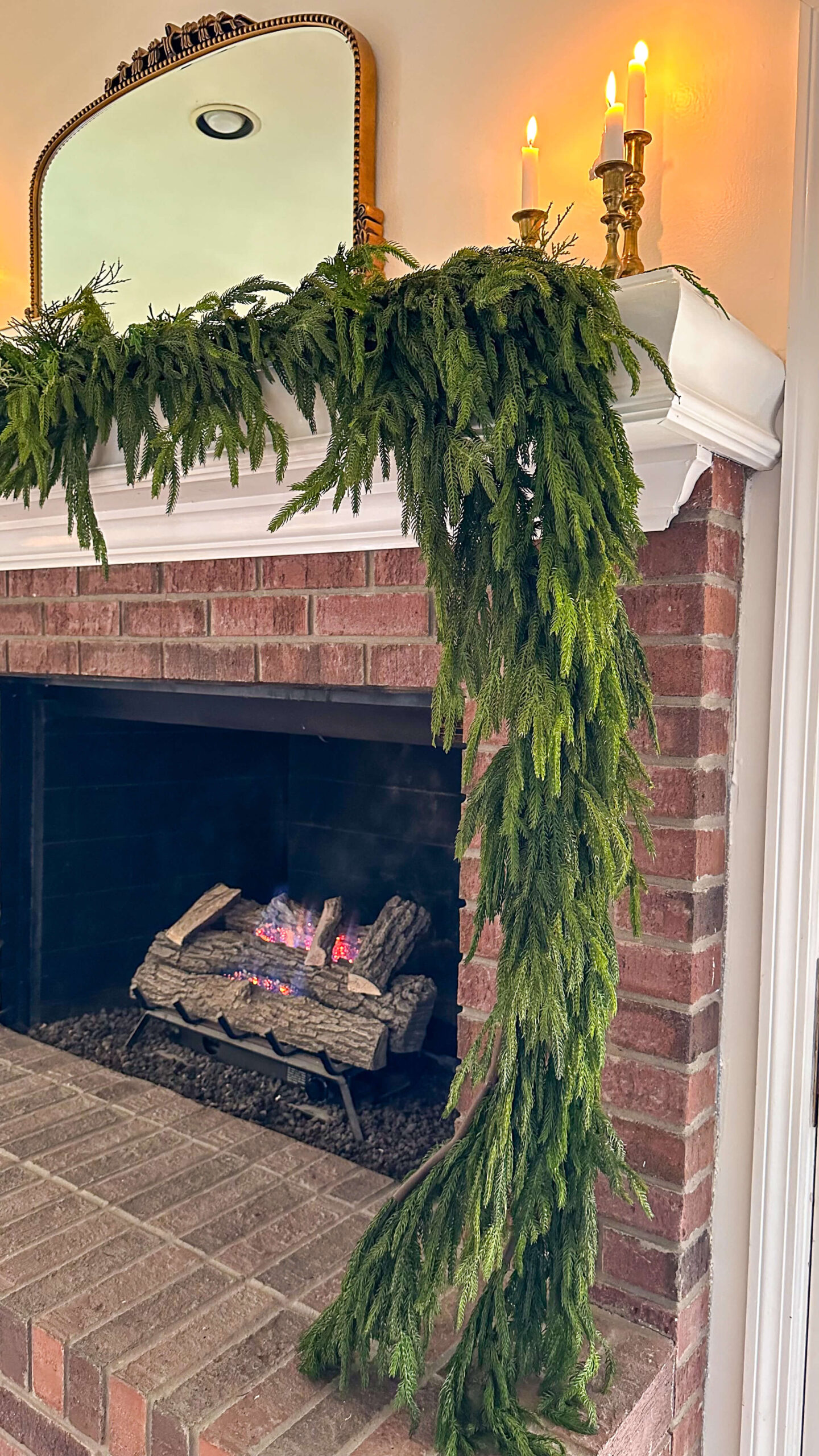 how-to-layer-garland-on-the-mantel