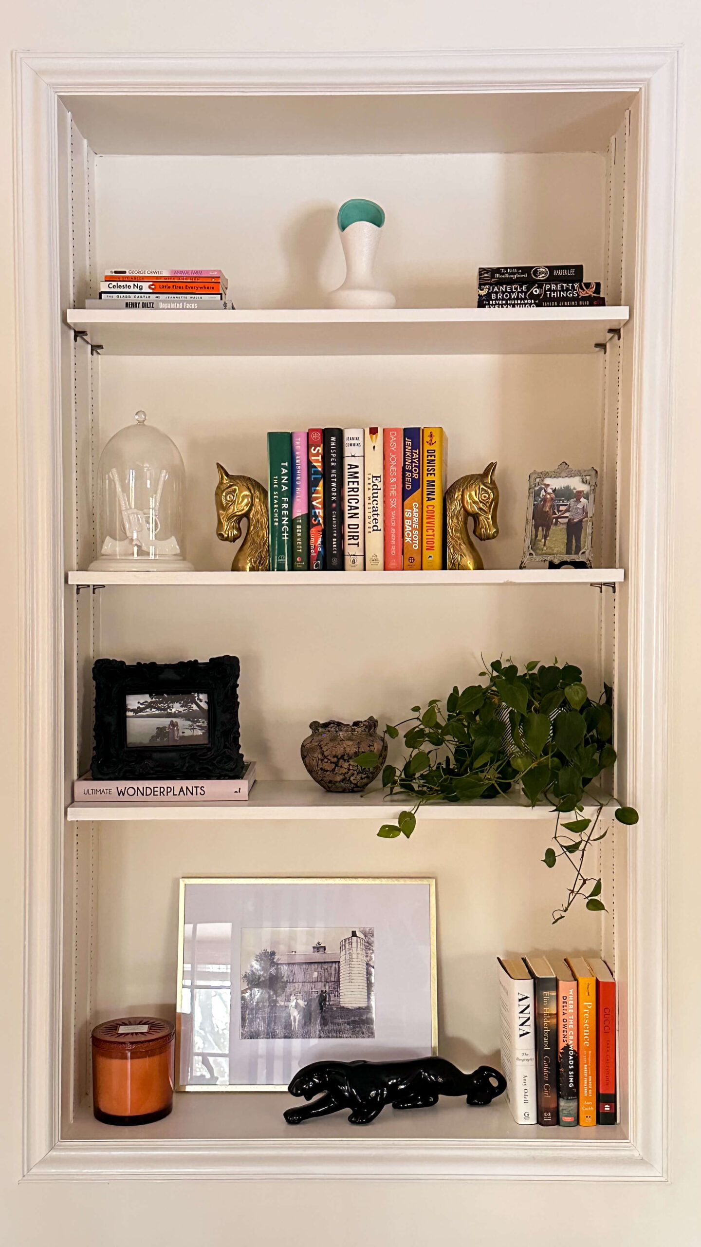 how-to-style-a-bookshelf