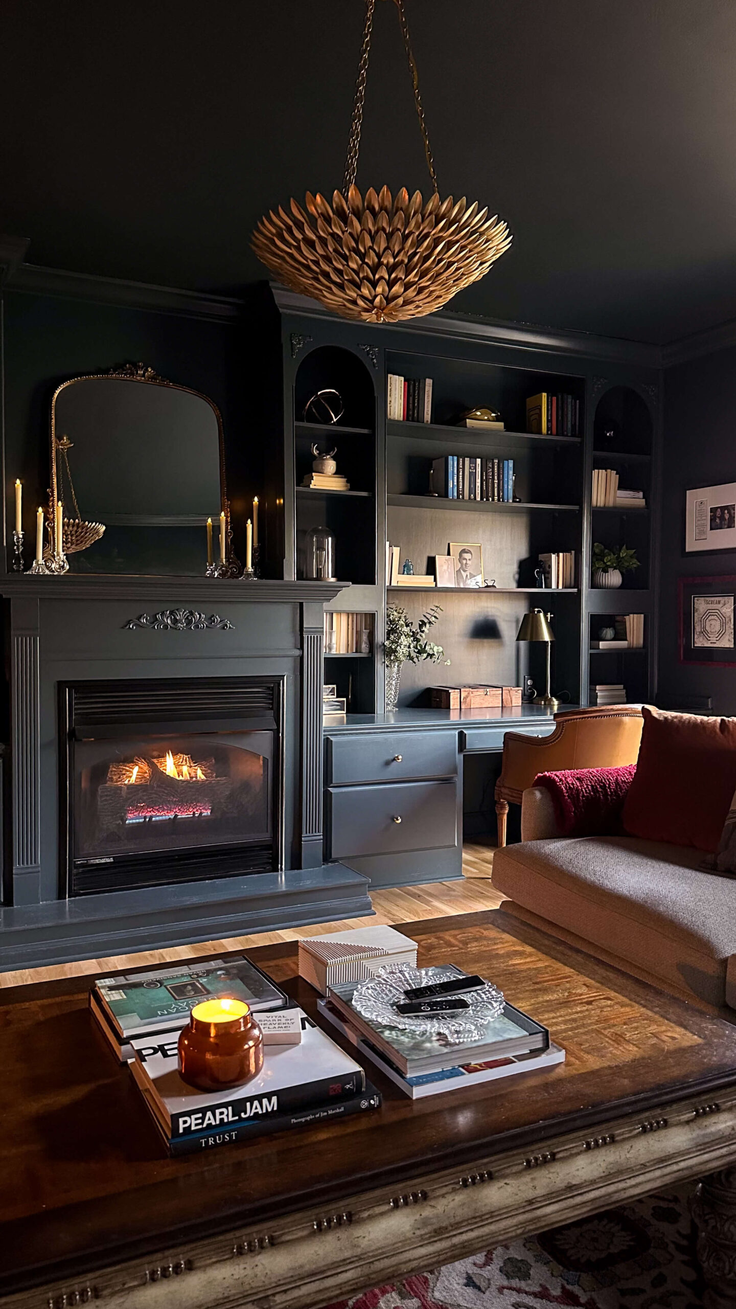 click-to-learn-about-color-drenched-rooms