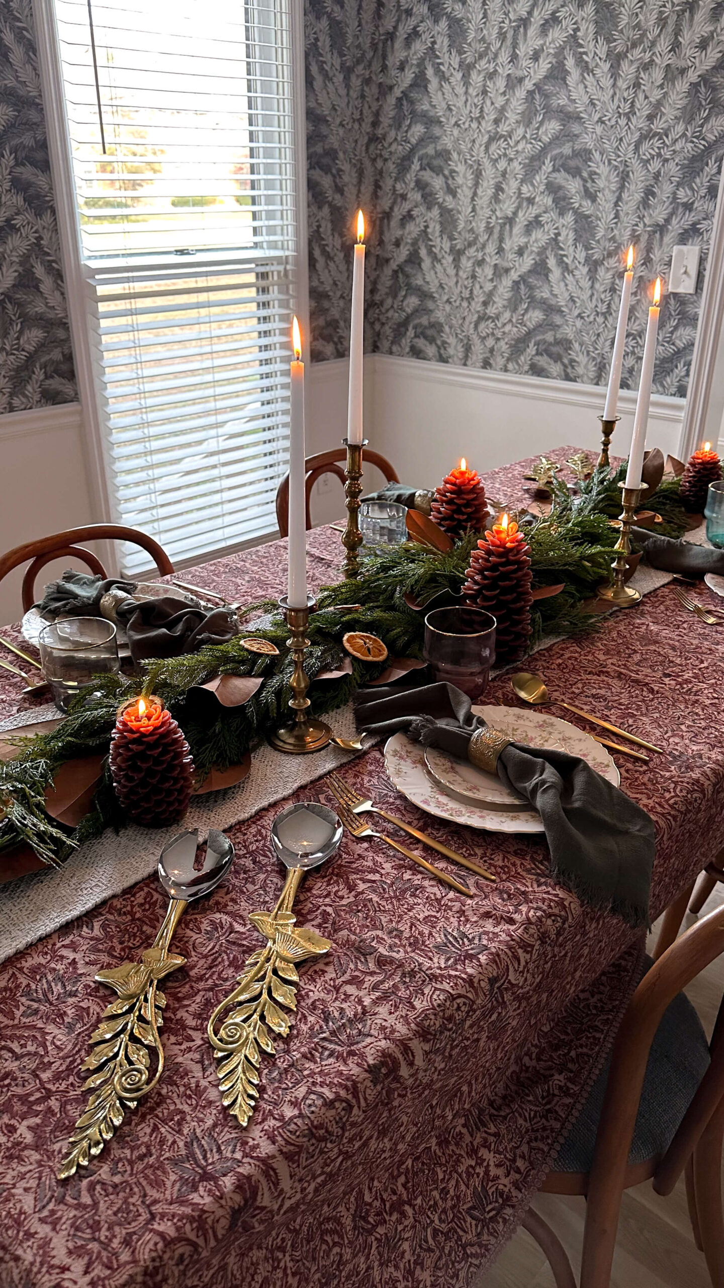 setting-a-festive-autumn-thanksgiving-tablescape