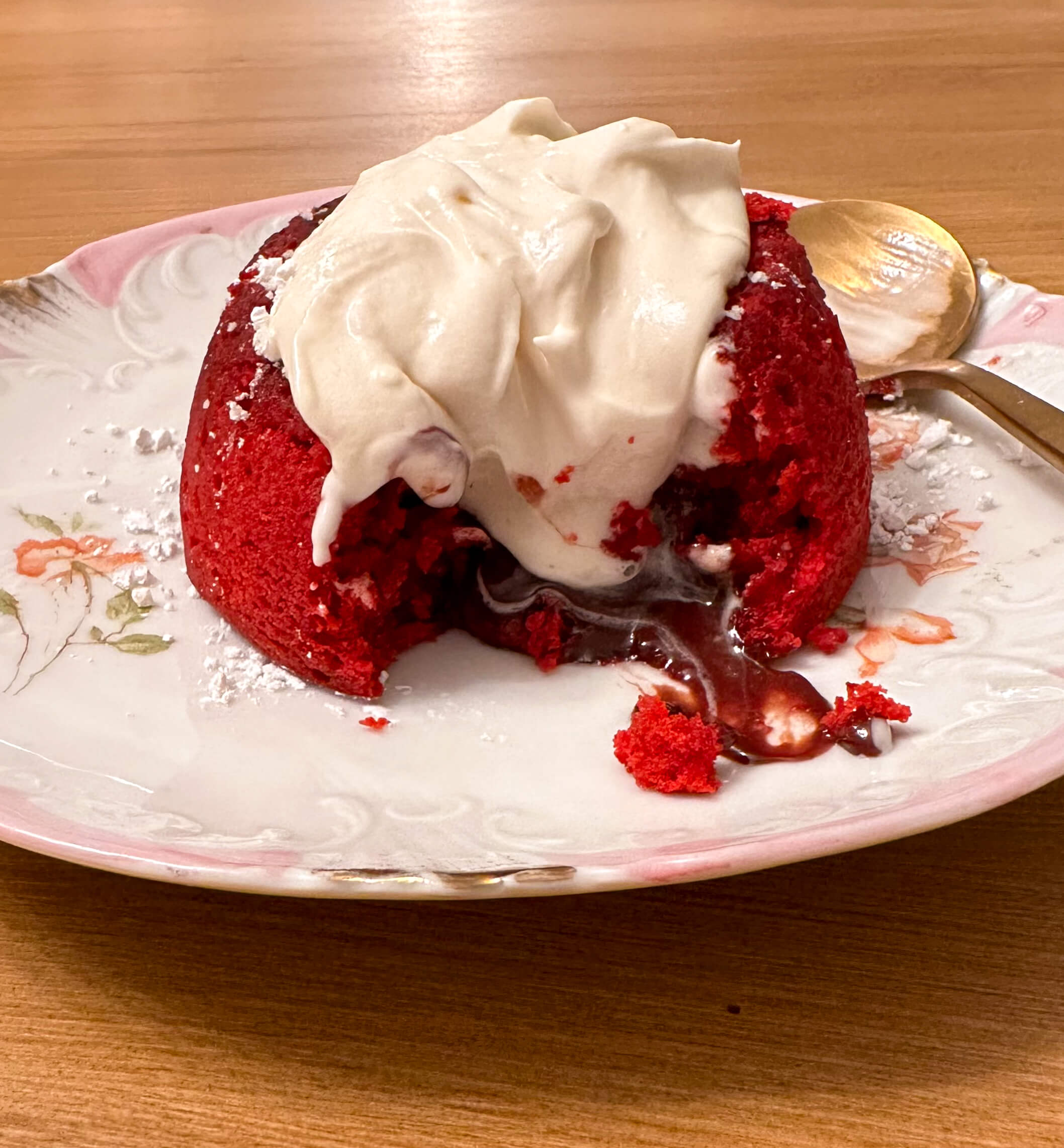 click-for-mini-molten-red-velvet-cake-recipe